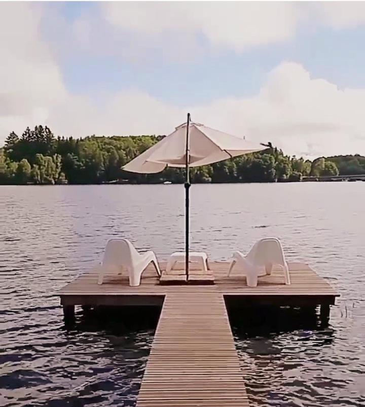 Ma Cabane Au Bord Du Lac Neuvic  Exterior photo